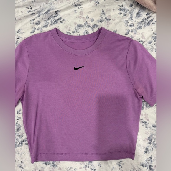 Nike Purple Crop Top - Picture 3 of 3